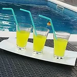 Βίλα 4us With Pool *