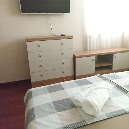 4us With Pool ポドストラナ